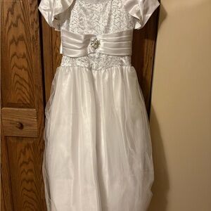 Elegant White Kids Dress with Lace and Tulle